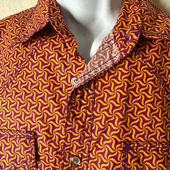 NWOT Wrangler 20X Competition
Western style Men’s size Medium
Full snap closure - Picture 2 of 8